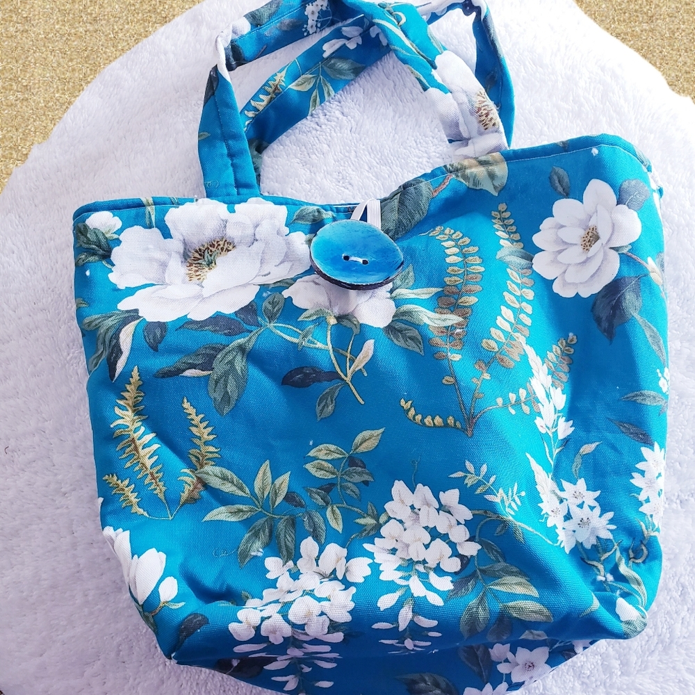 Handbag - Picture 2 of 3